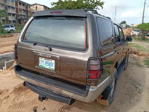Toyota 4-Runner 2000 Gray