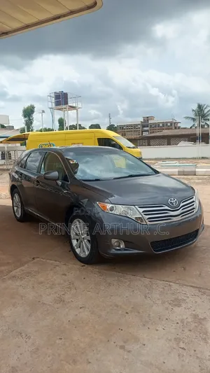 Toyota Venza LE 2011 Gray