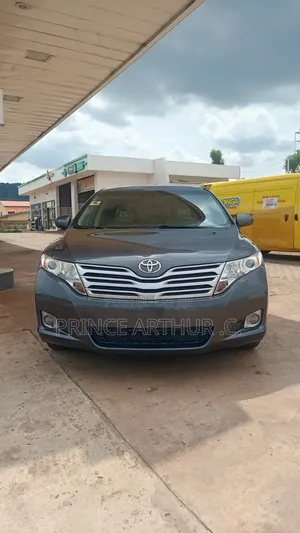 Toyota Venza LE 2011 Gray