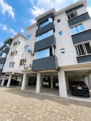 3bdrm Apartment in Lekki Phase 2 for sale