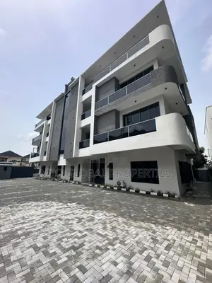 3bdrm Apartment in Lekki Phase 1 for sale