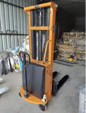 Semi-Electric Pallet Stacker 2ton
