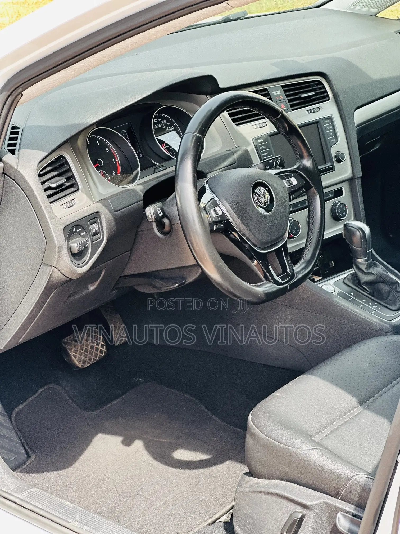 Volkswagen Golf 2018 White