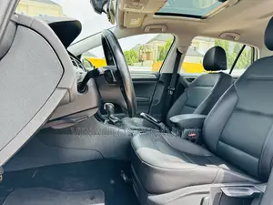 Volkswagen Golf 2018 White