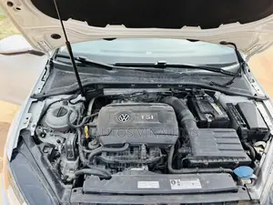 Volkswagen Golf 2018 White