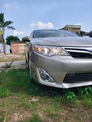 Toyota Camry XLE 4dr Sedan (3.5L 6cyl 6A) 2014