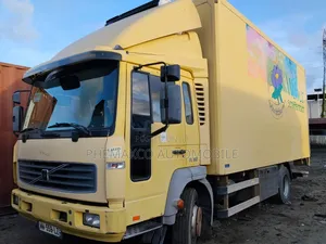 Volvo Truck With Cooling Van 17ft