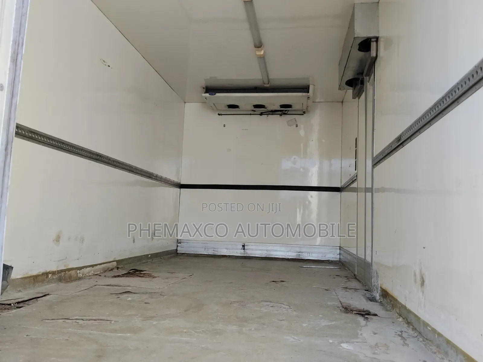 Volvo Truck With Cooling Van 17ft