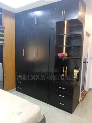 Inbuilt Wardrobe Cabinet