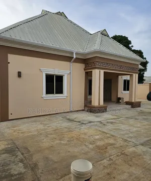3bdrm Block of Flats in Nil, Ilorin South for sale