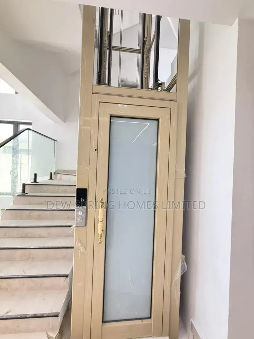5bdrm Mansion in Lekki for sale