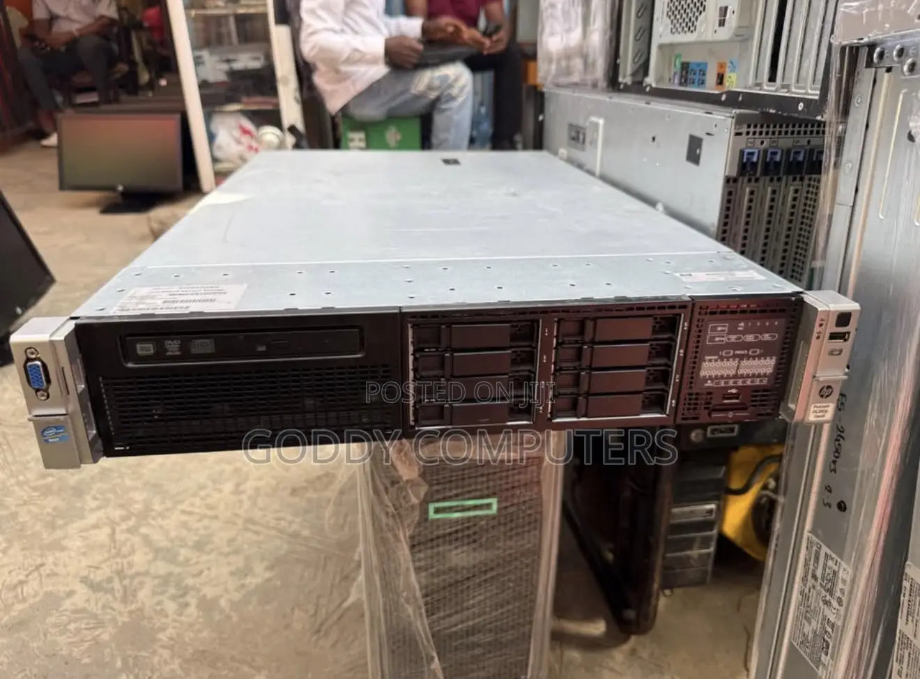 Server HP ProLiant DL380P Gen8 64GB Intel Xeon HDD 2T