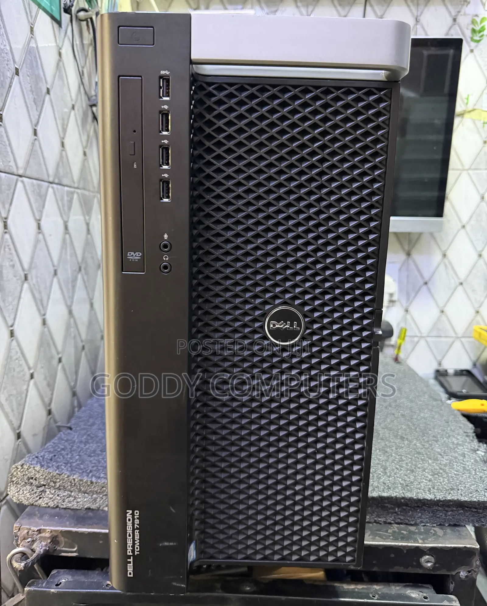 Desktop Computer Dell Precision 7910 32GB Intel Xeon HDD 1T
