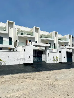 4bdrm Duplex in Ikota for sale