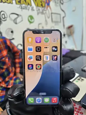 Apple iPhone XS 64 GB White