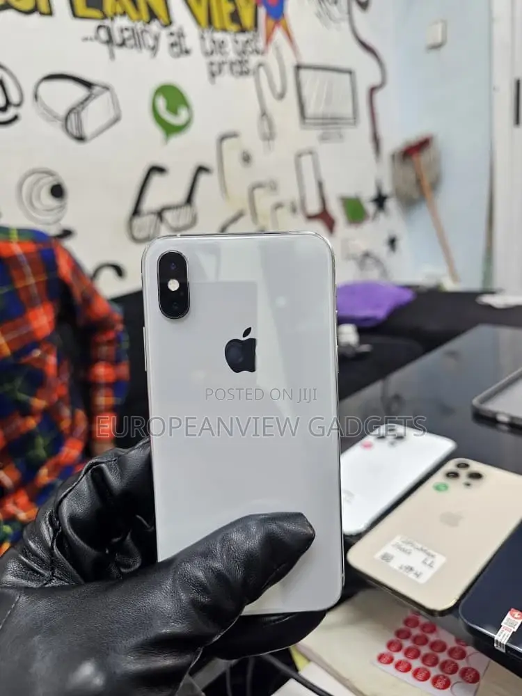 Apple iPhone XS 64 GB White