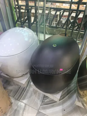 Toilet Seat,It Comes With Remote Control And Voice Control