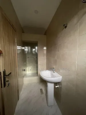 3bdrm House in Ikeja GRA for rent