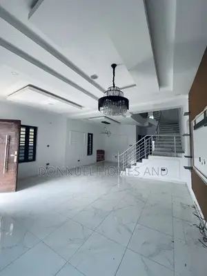 5bdrm Duplex in Ikota for rent