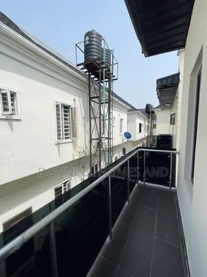 5bdrm Duplex in Ikota for rent