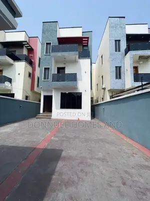5bdrm Duplex in Ikota for rent