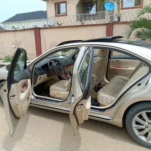 Lexus ES 350 2011 Gold