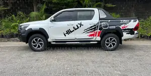 Toyota Hilux 2021 White