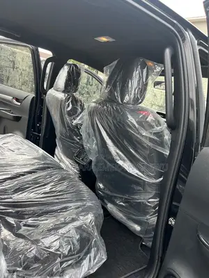 Toyota Hilux 2023 White
