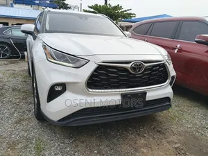 Toyota Highlander Limited FWD 2023 White