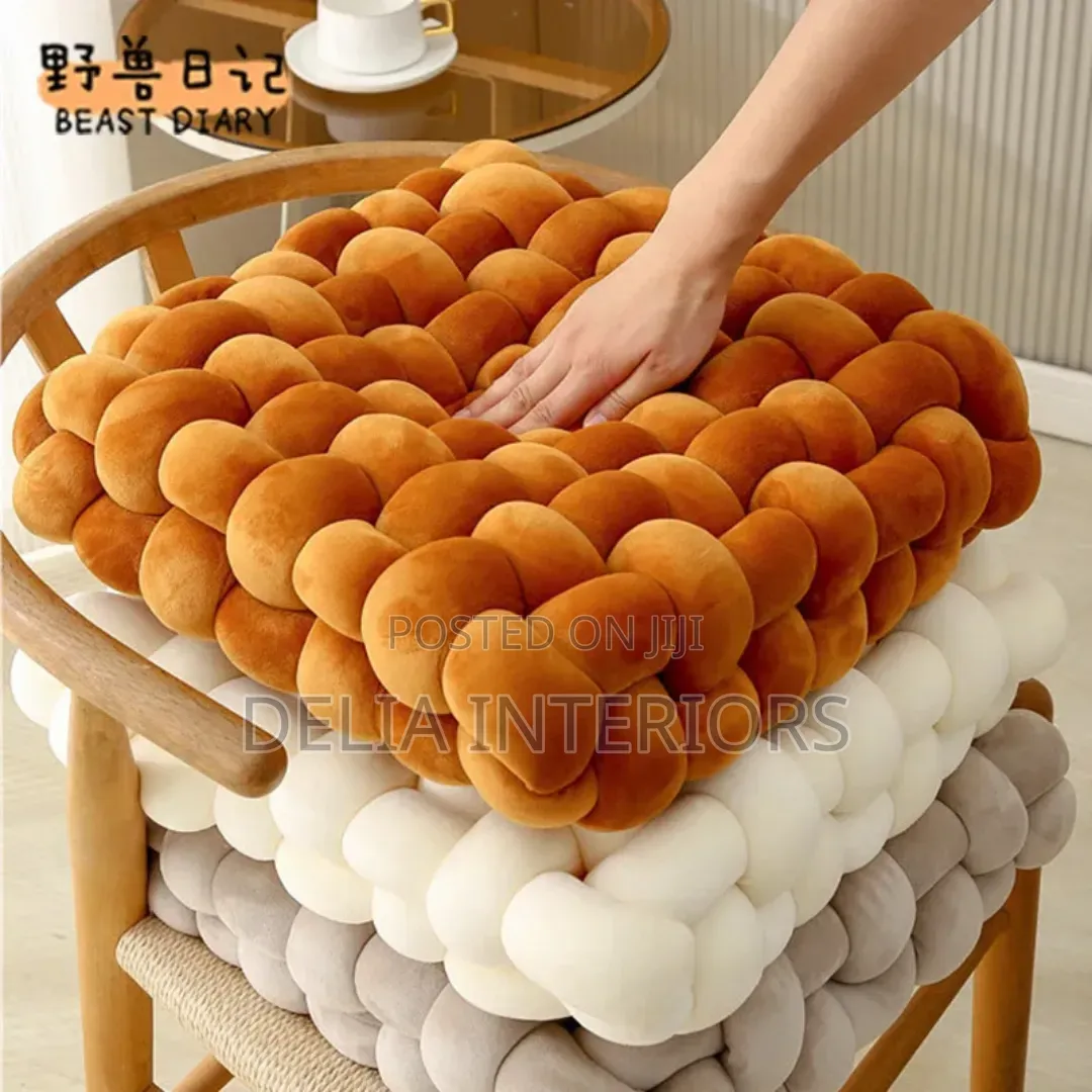Knot Throw Cushion