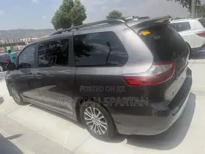 Toyota Sienna 2018 Gray