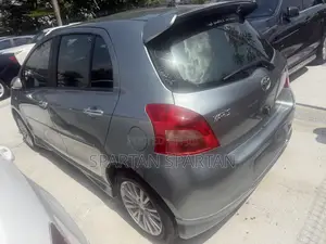 Toyota Yaris 2012 Gray