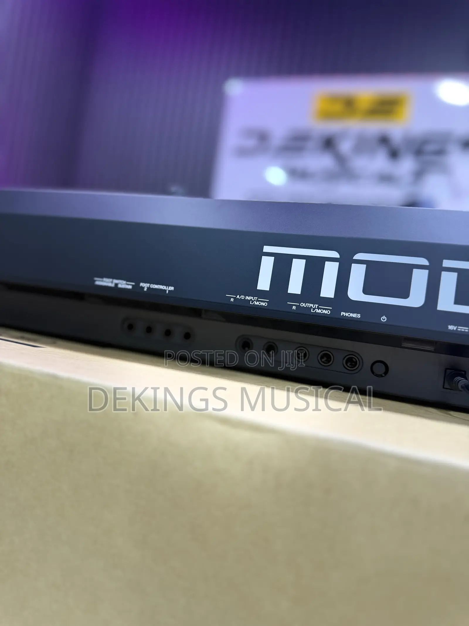 Professional Yamaha Modx M8 Synthesizer Keyboard