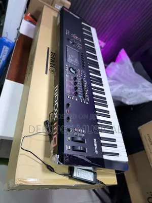 Professional Yamaha Modx M8 Synthesizer Keyboard