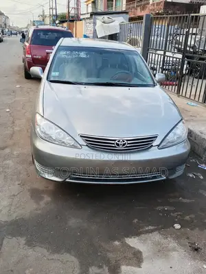 Toyota Camry LE 4dr Sedan (2.4L 4cyl 5A) 2006 Gray