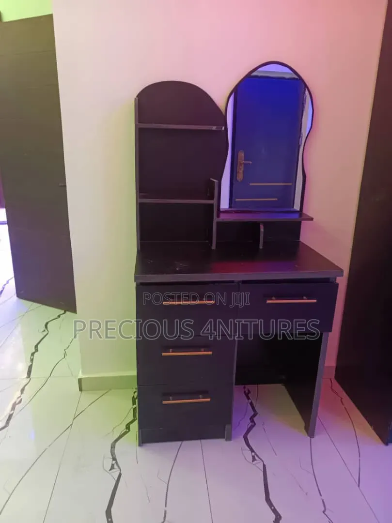 Dressing Mirror Stand