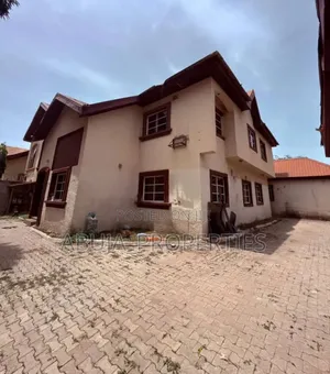 5bdrm Duplex in Gwarinpa for sale