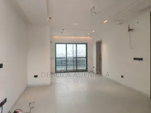 3bdrm Penthouse in Gbangala Road, Ikate-Elegushi for sale