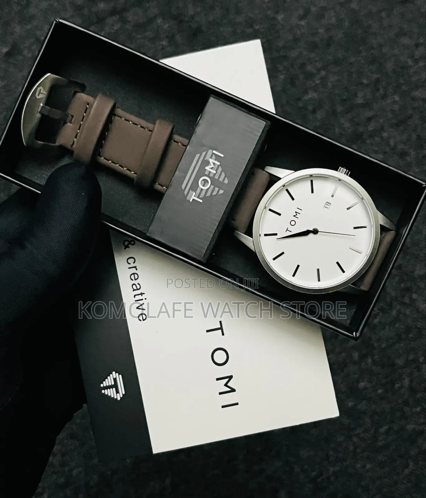 Tomi Simple Leather Analog Watch
