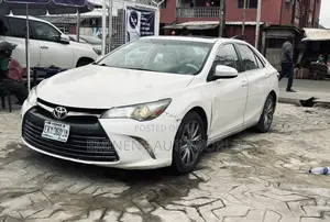 Toyota Camry XLE 4dr Sedan (2.5L 4cyl 6A) 2016 White