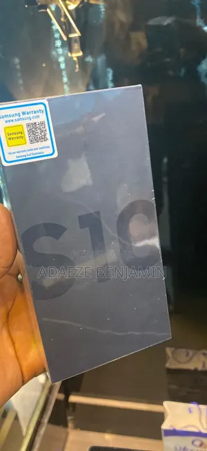 New Samsung Galaxy S10 128 GB Black