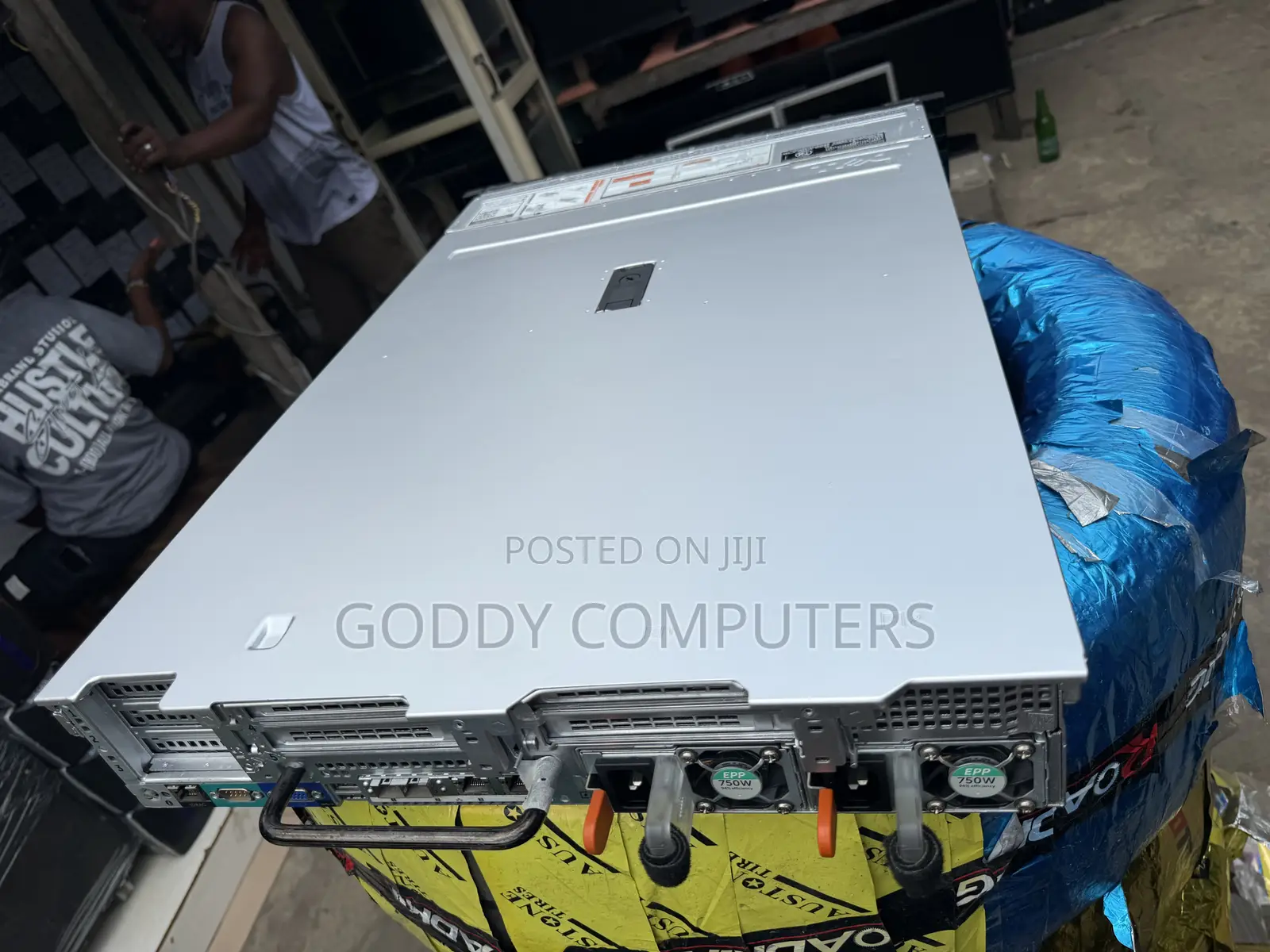 Server Dell PowerEdge R730 32GB Intel Xeon HDD 2T