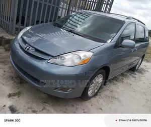 Toyota Sienna XLE 7 Passenger 2010 Blue