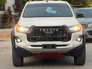 New Toyota Hilux 2025 White