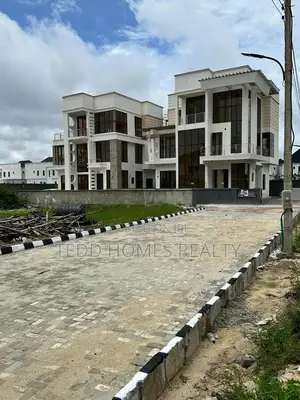 4bdrm Duplex in Orchid, Lekki Phase 2 for rent