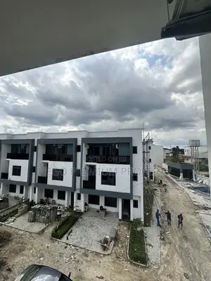 4bdrm Duplex in Phase 2 for rent