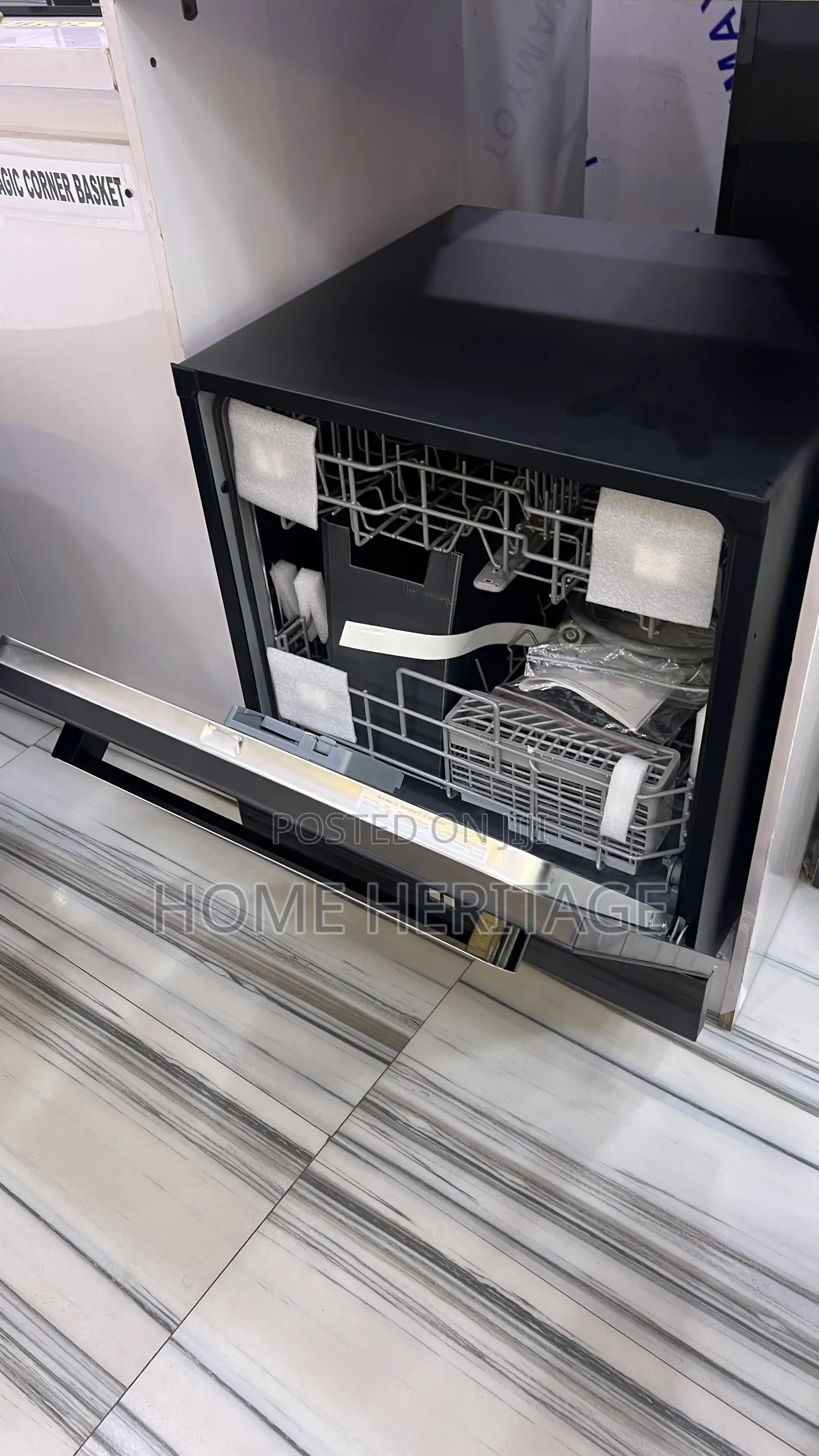 Luxury Dishwasher – Smart Kitchen Cleaning Solution