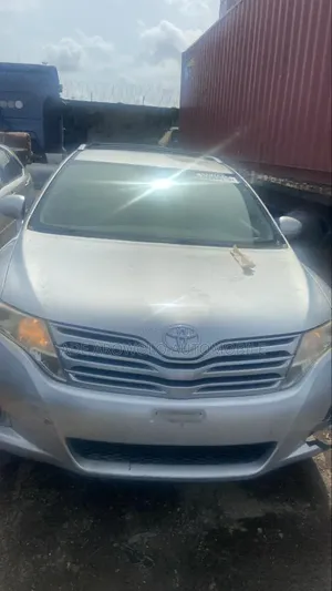 Toyota Venza 2010 Silver