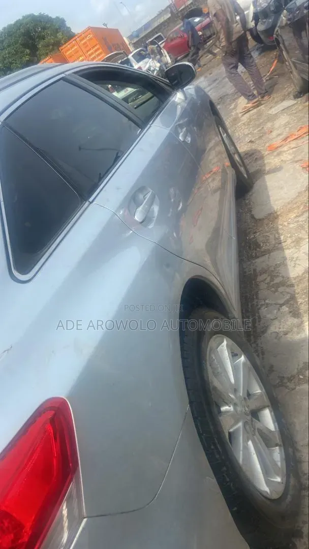 Toyota Venza 2010 Silver