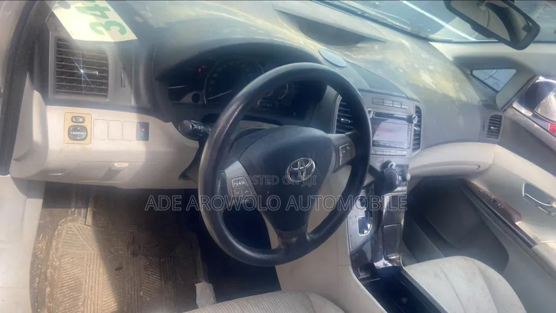 Toyota Venza 2010 Silver